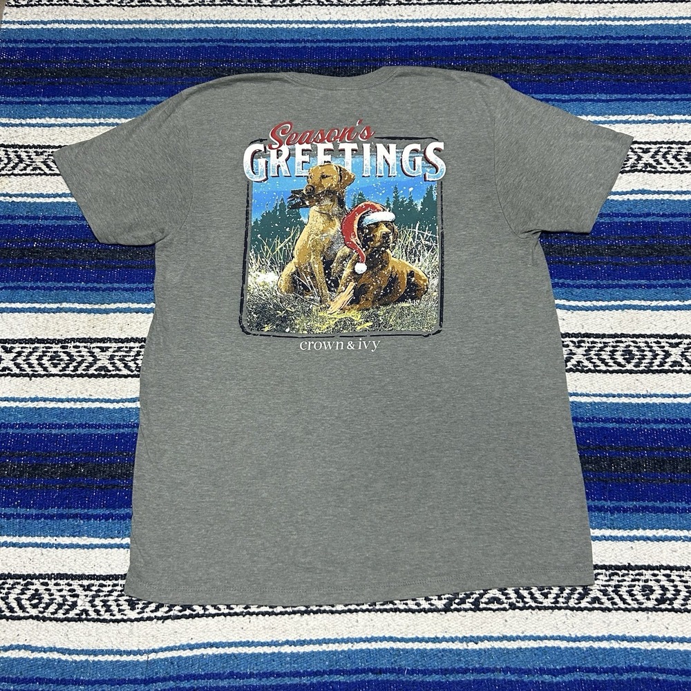 Crown & Ivy Season's Greetings Hunting Dogs Christmas T Shirt Men's Medium